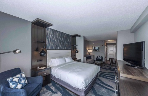 North Charleston Hotel | DoubleTree by Hilton North Charleston - Convention Center