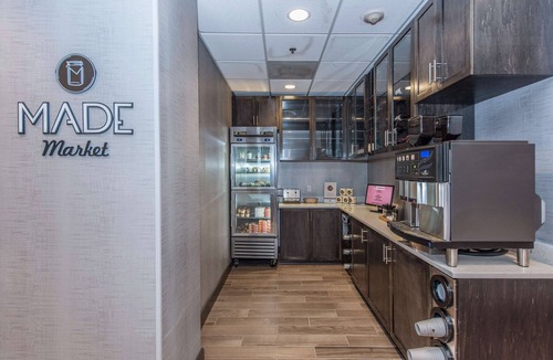 North Charleston Hotel | DoubleTree by Hilton North Charleston - Convention Center