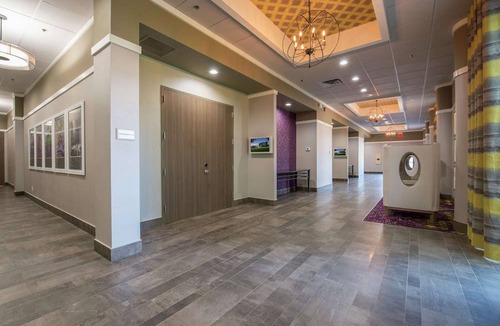 Winston - Salem Hotel | DoubleTree by Hilton Winston Salem - University, NC