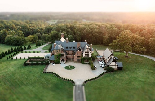 Manakin-Sabot Bed & Breakfast | Dover Hall - Bed & Breakfast in a Castle with Gourmet Dinner