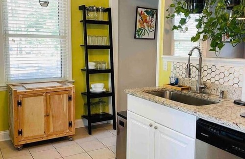 East Raleigh House | Downtown - 2 bed, 1 bath
