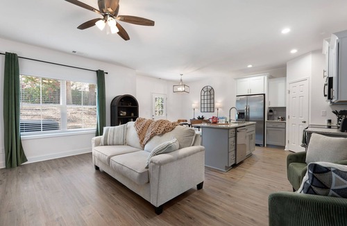 Acworth House | Downtown Acworth!