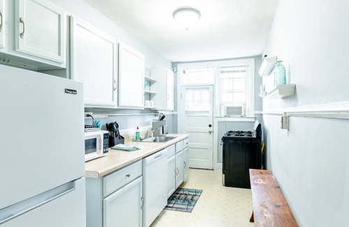 Greensboro Condo | Downtown Condo 2021 Renovated Bathroom 1BR/1BA