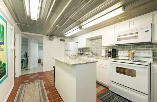 Denton Apartment | Downtown Hideaway on trendy Denton square