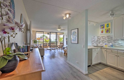 Historic Kailua Village Condo | Downtown Kona Condo w/Pool Access: Walk to Beach!