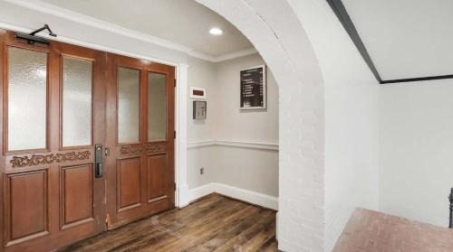 Statesboro Apartment | Downtown Loft - Above Bull & Barrel & Close to Georgia Southern