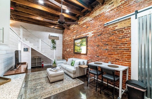 Headland Apartment | Downtown Main St Gem -Studio/Loft 5