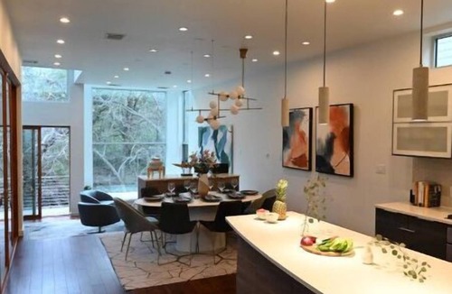 Bouldin House | Downtown Plunge Poo Sauna Luxury Walkable