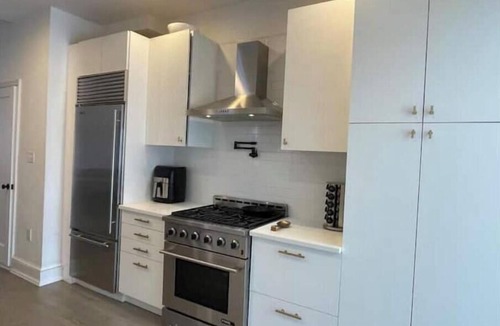 Bloomingdale House | Downtown rowhome 3 bed 2.5 bath