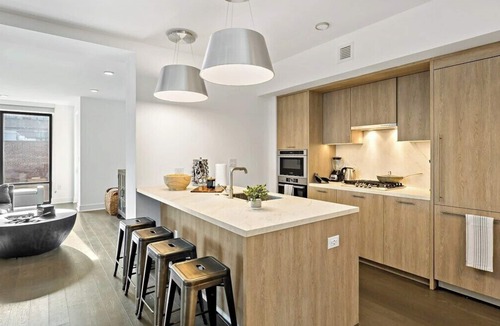Shaw Bed & Breakfast | Downtown | Views | Luxury | Sunny