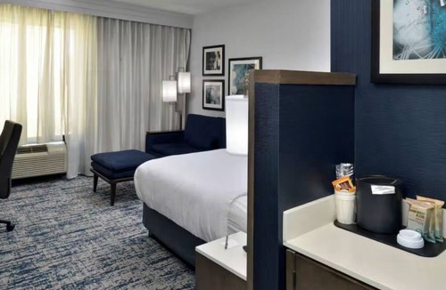 Downtown Wilmington Hotel | Downtown Wilmington Retreat Steps from Riverfront Paths & Historic Attractions