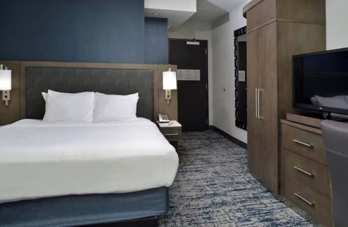 Downtown Wilmington Hotel | Downtown Wilmington Retreat Steps from Riverfront Paths & Historic Attractions