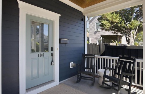 Wilmington House | Downtown Wilmington Walk to Riverwalk & Live Oak Villa