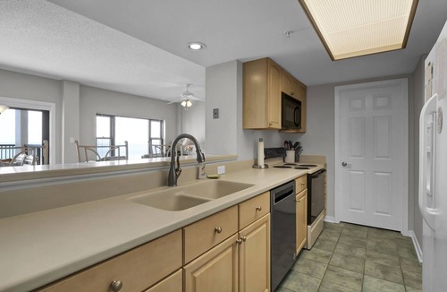 Shell Island Condo | DR 1405 - Beautiful oceanfront condo with tennis, pool and easy beach access