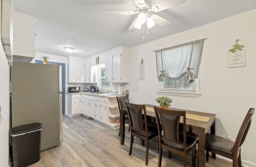 Wilmington House | Dragan Lagoon - Midtown, bike trails
