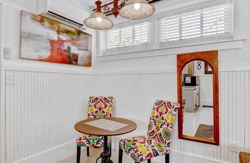 Thomas Square Apartment | Drayton Place Carriage Unit 1