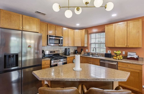 Drexel Hill House | Drexel Hill Iconic Suburban Retreat