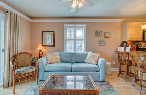 Carolina Beach Condo | 🌴Driftwood Villa 101: Seasonal Pool, Sleeps 4🌴