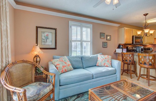 Carolina Beach Condo | 🌴Driftwood Villa 101: Seasonal Pool, Sleeps 4🌴