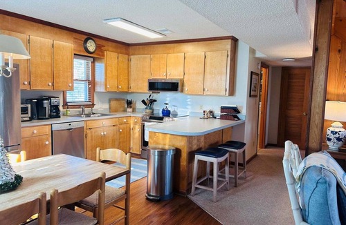 Holden Beach House | Dry Dock/150 Tarpon: Spacious 4-bedroom home in Holden Beach with canal views.