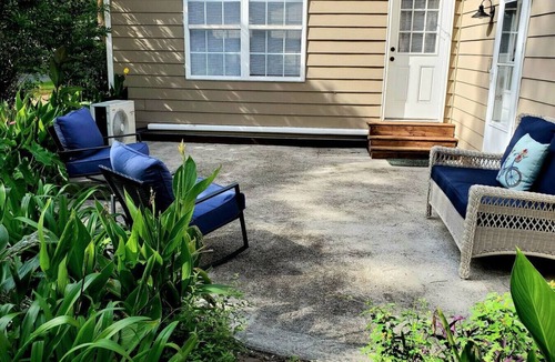Avondale House | DT 13 min~ 1 mi to UNCW~ Pets ok~ Yard~ Private