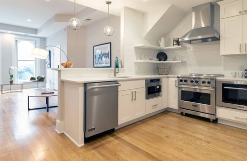 Dupont Circle Apartment | Dupont 5-Star, Walk Score 94, Metro, 2BR