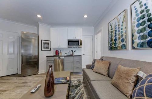 Dupont Circle Bed & Breakfast | DuPont Circle-Suite 6Kalorama Luxury Apartment