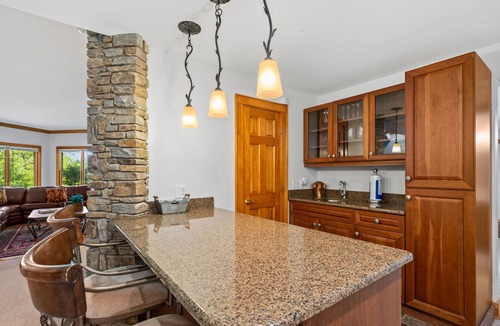 Cedar Mountain House | DuPont Mountain Lodge: 28 Private Acres + Sauna
