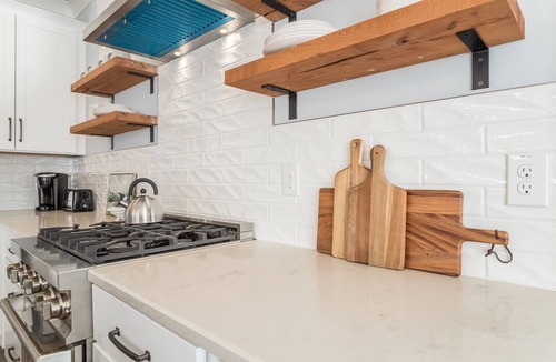 Durham House | Durham's Modern FarmHome! Minutes from Downtown and a mile from Duke University!