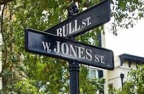 Historic Downtown Savannah Apartment | E Jones St Luxury Garden Apartment-Dog Friendly!