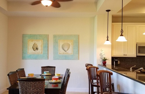 Kulalani House | "E Komo Mai!" "Welcome and come in!"nnMakaiwa/Beach Club parking pass INCLUDED.