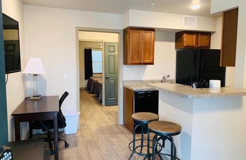 Andrews Hotel | Eagle's Den Suites Andrews a Travelodge by Wyndham
