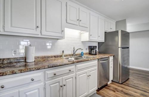 Statesboro Apartment | Eagle's Landing Loft-Downtown Above Bull & Barrel