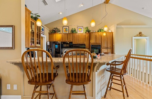 Lake Lure House | Eagles Crest Big Views 4bed/3.5bath sleeps 8 hot tub resort access