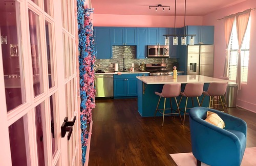 Holly House | East Austin Enchanting Stay ~ 3bd/2 bath Oasis