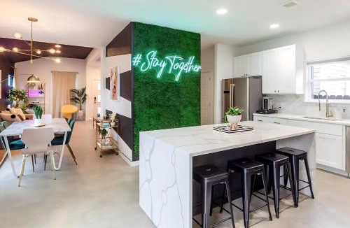 Govalle House | East Austin Pool and Hot Tub Retreat Near Rainey