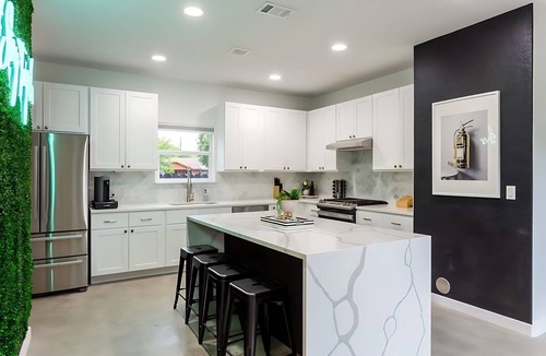 Govalle House | East Austin Pool and Hot Tub Retreat Near Rainey