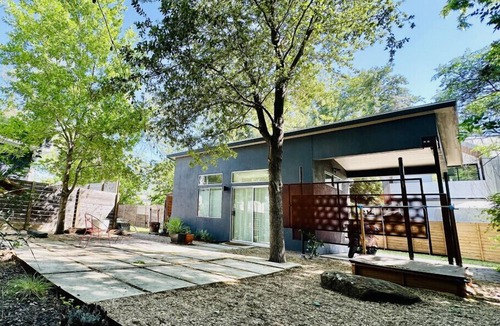 East Cesar Chavez House | East Side Bungalow Backhouse