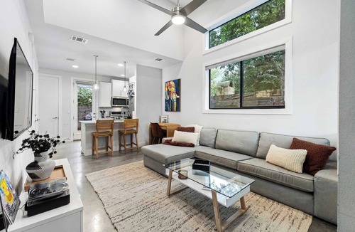 Blackshear-Prospect Hill House | East Side Haven - Blocks from Local Food Legends