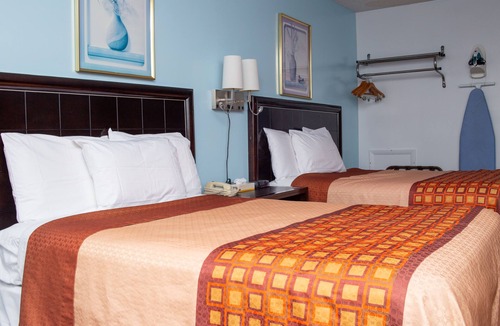 Witmer Hotel | Eastbrook Inn
