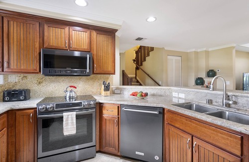 Kamuela Condo | 🏖️Easy Walk to the Beach | Golf Community | Concierge Included