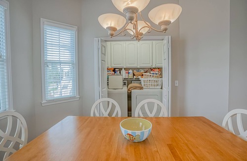 Beachwalk House | EBB TIDE Great Views Short walk to Beach