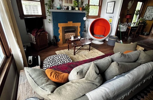 North University House | Eclectic 1940s craftsman bungalow in walkable, quiet neighborhood near UT