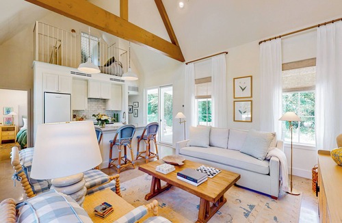 Brenham House | Eco-Chic Lake Somerville Area Farmhouse w/Porch