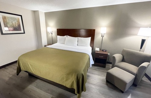 Cartersville Hotel | Econo Lodge Cartersville-Emerson Lake Point