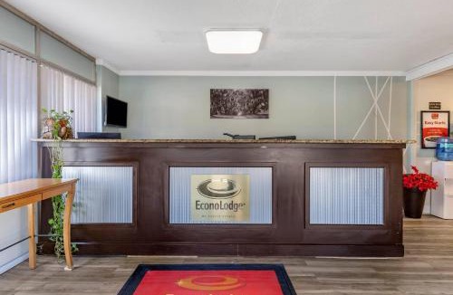 Conway Cabin | Econo Lodge Conway Central