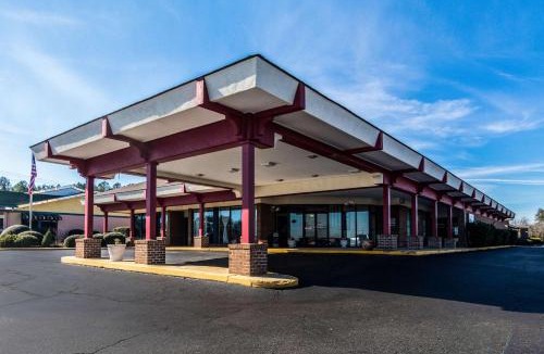 Dublin Hotel | Econo Lodge Inn & Suites Conference Center Dublin