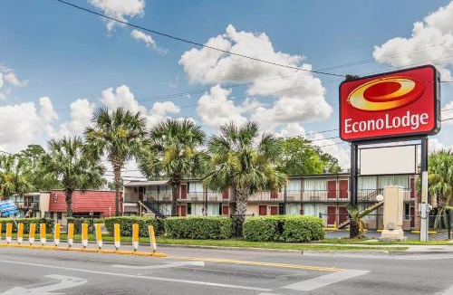 Tallahassee Cabin | Econo Lodge Tallahassee I-10 near University