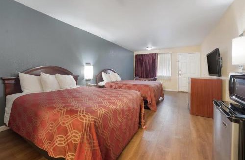 Thomaston Cabin | Econo Lodge Thomaston