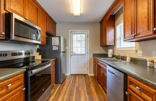 Valdosta House | Economical Escape to Edgewood Getaway